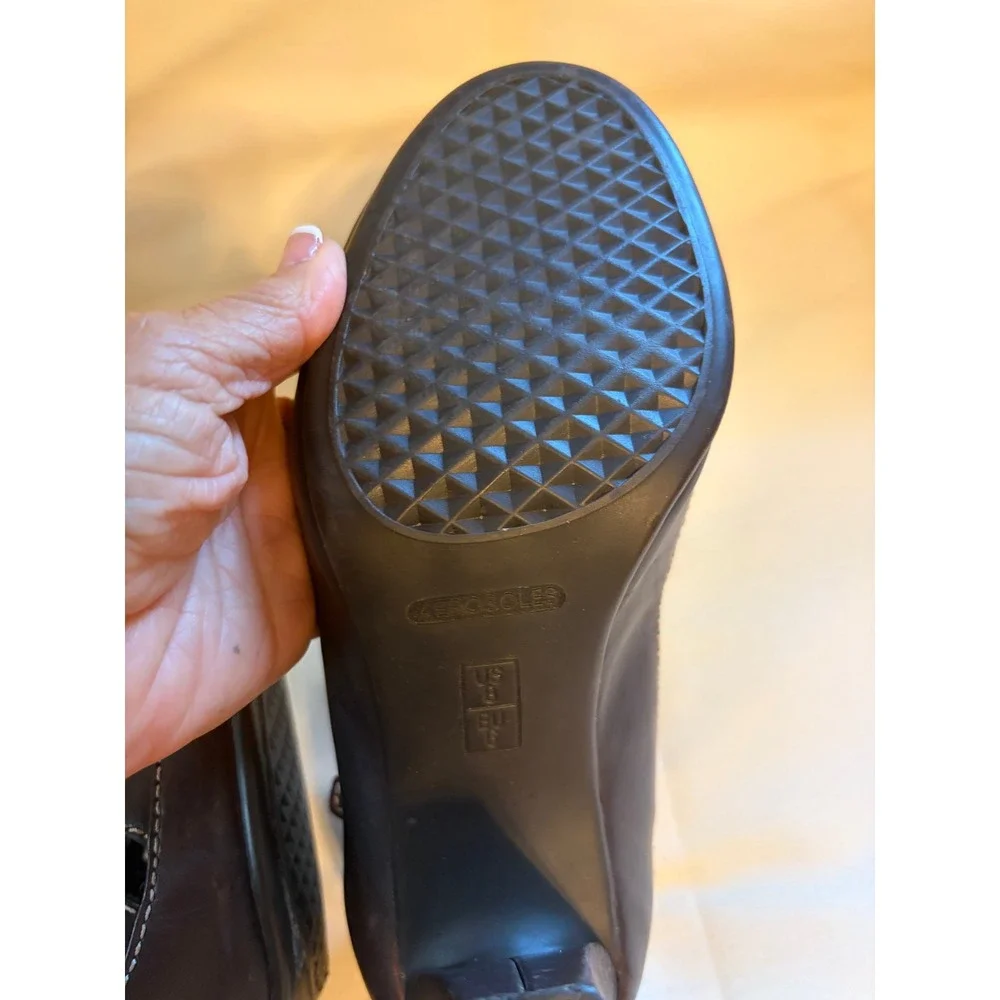 AEROSOLES step into